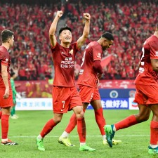 爱游戏体育-热点赛事直击，亚冠比赛纷纷引爆(亚冠赛事直播)