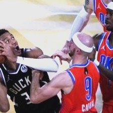 爱游戏官方入口-安特托昆博投篮姿势